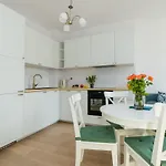 Apartment Shortstaypoland Piekarska Warschau